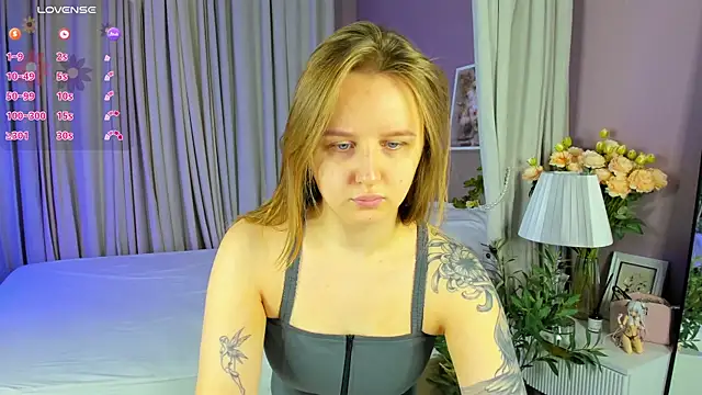 Snapshot of Rina_Panic chatting on July 6, 1:02 am Rina Panic online show from July 6, 1:02 am