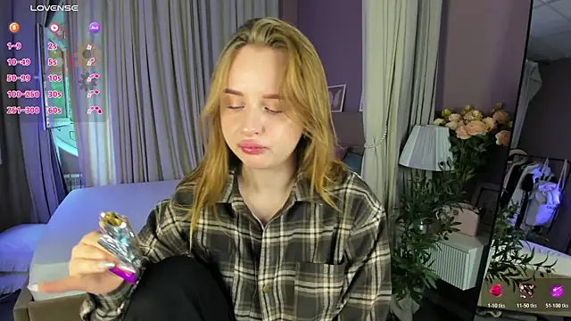 Snapshot of Rina_Panic chatting on July 25, 12:31 am Rina Panic online show from July 25, 12:31 am