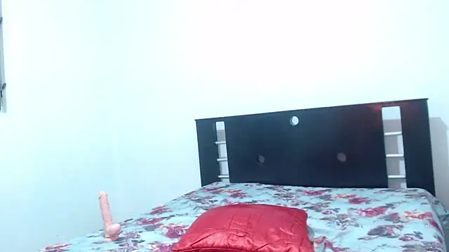 nathaly jones  online show from November 14, 12:15 pm