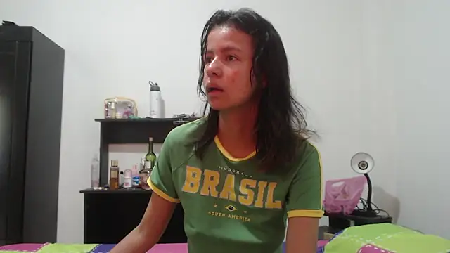 Snapshot of nathaly_jones_ chatting on May 18, 12:22 pm nathaly jones online show from May 18, 12:22 pm