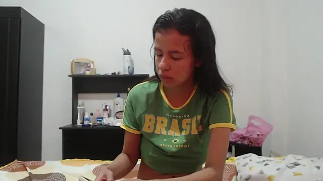 Snapshot of nathaly_jones_ chatting on May 27, 12:13 pm nathaly jones online show from May 27, 12:13 pm