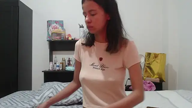 Snapshot of nathaly_jones_ chatting on June 2, 12:18 pm nathaly jones online show from June 2, 12:18 pm