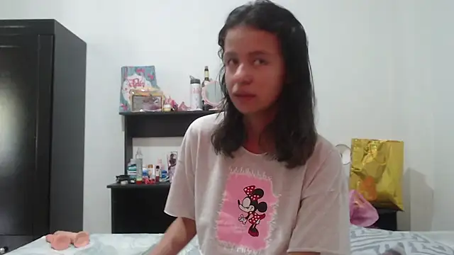 Snapshot of nathaly_jones_ chatting on June 12, 12:48 pm nathaly jones online show from June 12, 12:48 pm