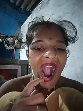 Snapshot of Maya_bhoji chatting on July 8, 10:47 pm Maya bhoji online show from July 8, 10:47 pm