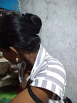 Snapshot of Maya_bhoji chatting on July 12, 3:14 pm Maya bhoji online show from July 12, 3:14 pm