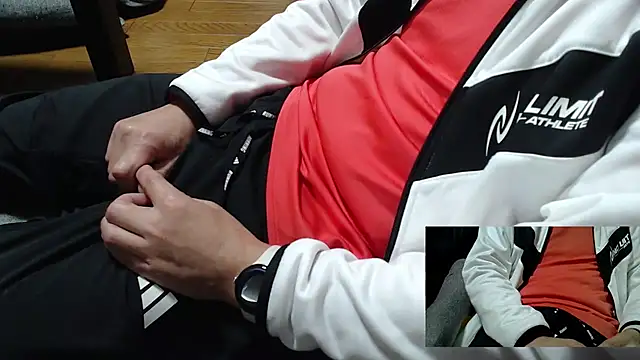 Snapshot of Yasu2000 chatting on December 4, 1:59 am Yasu2000 online show from December 4, 1:59 am