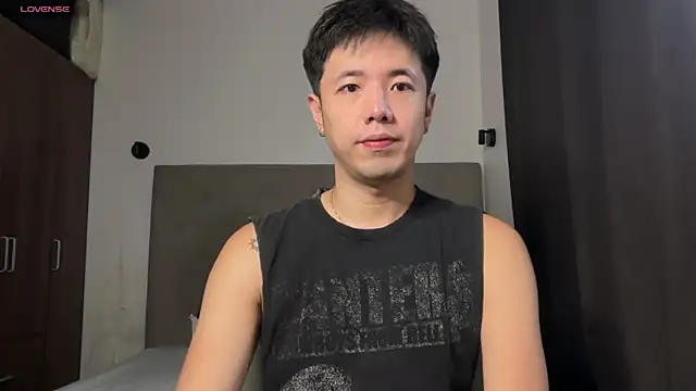 Snapshot of Addictiveboi chatting on May 13, 1:14 am Addictiveboi online show from May 13, 1:14 am