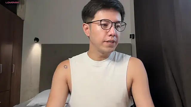 Snapshot of Addictiveboi chatting on May 14, 3:46 am Addictiveboi online show from May 14, 3:46 am