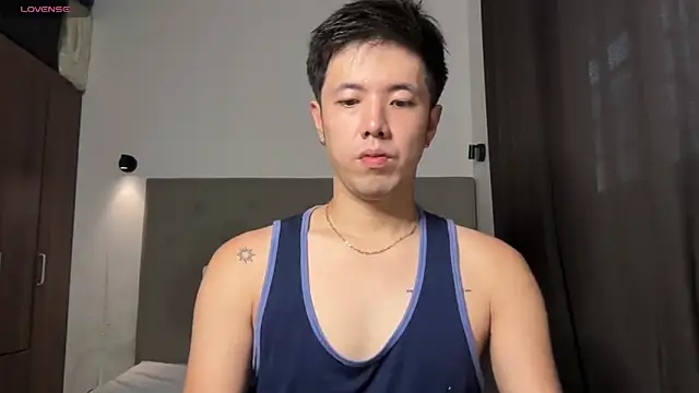 Snapshot of Addictiveboi chatting on May 18, 3:02 am Addictiveboi online show from May 18, 3:02 am