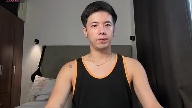 Snapshot of Addictiveboi chatting on May 19, 2:07 am Addictiveboi online show from May 19, 2:07 am