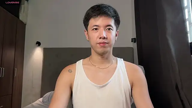 Snapshot of Addictiveboi chatting on May 20, 3:34 am Addictiveboi online show from May 20, 3:34 am