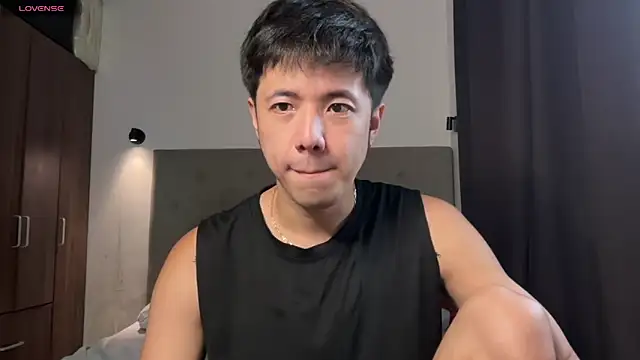 Snapshot of Addictiveboi chatting on May 22, 3:35 am Addictiveboi online show from May 22, 3:35 am