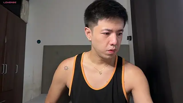 Snapshot of Addictiveboi chatting on May 26, 1:45 am Addictiveboi online show from May 26, 1:45 am