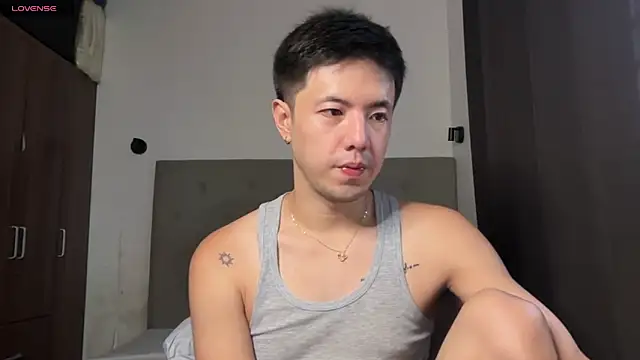 Snapshot of Addictiveboi chatting on May 27, 3:36 am Addictiveboi online show from May 27, 3:36 am