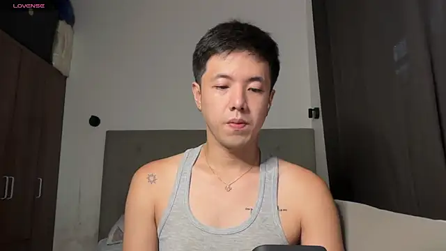 Snapshot of Addictiveboi chatting on June 1, 4:58 am Addictiveboi online show from June 1, 4:58 am