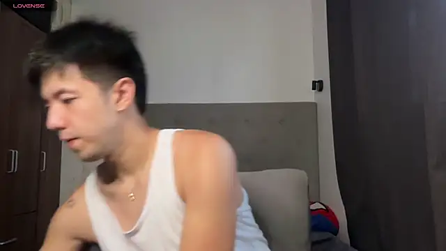 Snapshot of Addictiveboi chatting on June 9, 4:13 am Addictiveboi online show from June 9, 4:13 am