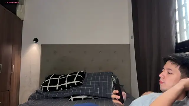 Snapshot of Addictiveboi chatting on June 12, 5:17 am Addictiveboi online show from June 12, 5:17 am