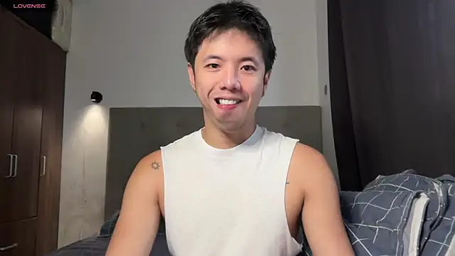 Snapshot of Addictiveboi chatting on June 20, 2:25 am Addictiveboi online show from June 20, 2:25 am