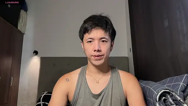 Snapshot of Addictiveboi chatting on June 21, 3:31 am Addictiveboi online show from June 21, 3:31 am