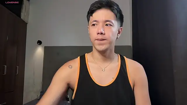 Snapshot of Addictiveboi chatting on June 23, 2:42 am Addictiveboi online show from June 23, 2:42 am