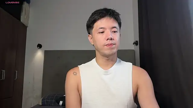 Snapshot of Addictiveboi chatting on June 24, 2:43 am Addictiveboi online show from June 24, 2:43 am
