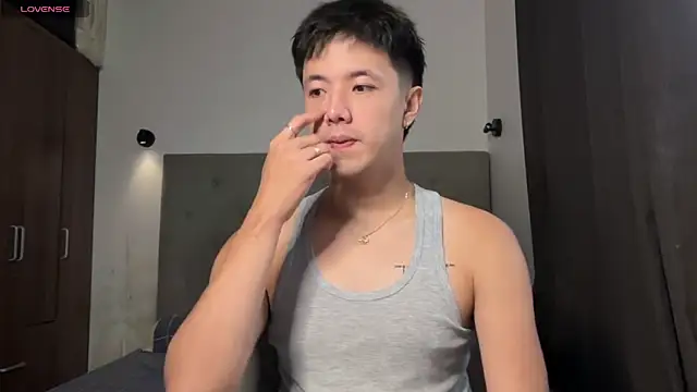 Snapshot of Addictiveboi chatting on June 25, 3:28 am Addictiveboi online show from June 25, 3:28 am