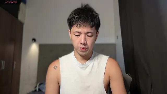 Snapshot of Addictiveboi chatting on June 30, 2:12 am Addictiveboi online show from June 30, 2:12 am