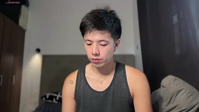 Snapshot of Addictiveboi chatting on July 5, 1:34 am Addictiveboi online show from July 5, 1:34 am
