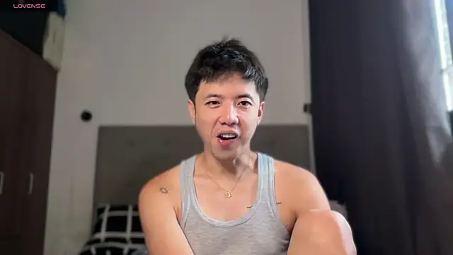 Snapshot of Addictiveboi chatting on July 9, 4:27 am Addictiveboi online show from July 9, 4:27 am