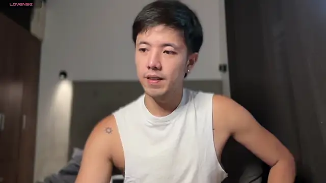 Snapshot of Addictiveboi chatting on July 13, 5:54 am Addictiveboi online show from July 13, 5:54 am