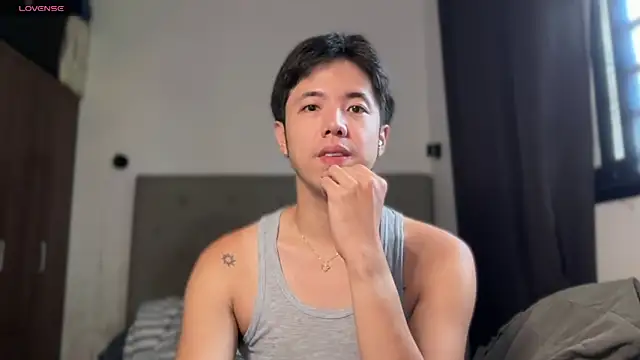 Snapshot of Addictiveboi chatting on July 23, 5:05 am Addictiveboi online show from July 23, 5:05 am