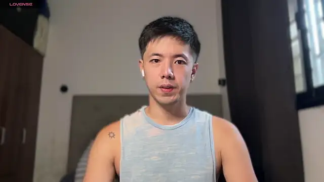 Snapshot of Addictiveboi chatting on July 24, 3:37 am Addictiveboi online show from July 24, 3:37 am