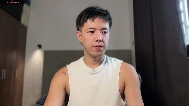 Snapshot of Addictiveboi chatting on July 28, 3:57 am Addictiveboi online show from July 28, 3:57 am