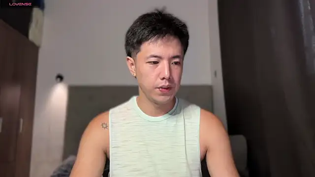 Snapshot of Addictiveboi chatting on July 30, 4:00 am Addictiveboi online show from July 30, 4:00 am