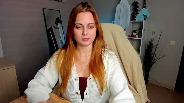 Snapshot of Alice_Wander chatting on November 11, 11:43 am Alice Wander online show from November 11, 11:43 am