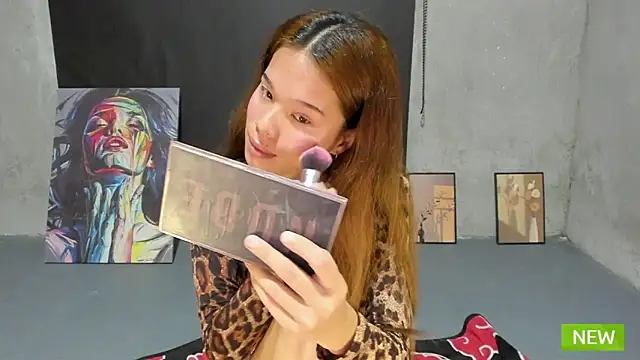 Colette Thompson online show from October 21, 2:51 pm