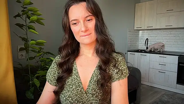 Snapshot of Luna_Raee chatting on September 23, 7:55 am Luna Raee online show from September 23, 7:55 am