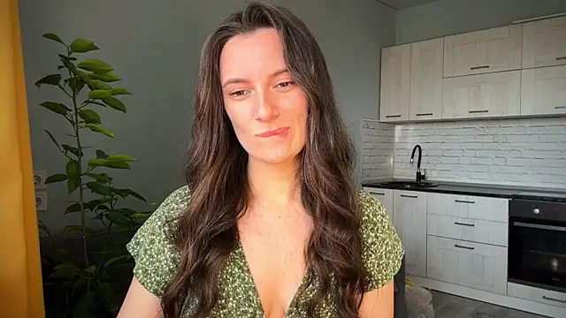 Snapshot of Luna_Raee chatting on September 25, 7:01 am Luna Raee online show from September 25, 7:01 am