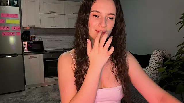 Snapshot of Luna_Raee chatting on October 24, 12:45 pm Luna Raee online show from October 24, 12:45 pm