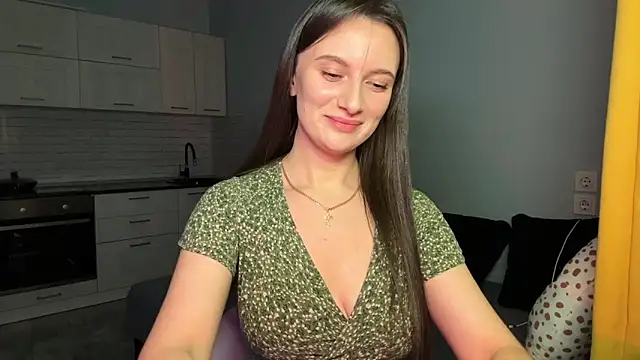 Snapshot of Luna_Raee chatting on November 3, 2:07 pm Luna Raee online show from November 3, 2:07 pm