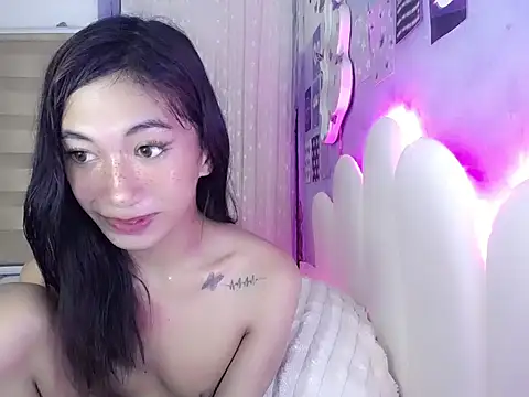 Snapshot of Asianbarbie05 chatting on May 11, 12:55 pm Asianbarbie05 online show from May 11, 12:55 pm