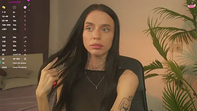 Snapshot of livia_starwars chatting on September 25, 9:51 pm livia starwars online show from September 25, 9:51 pm