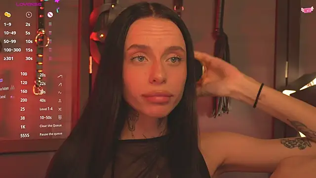 Snapshot of livia_starwars chatting on October 14, 9:48 pm livia starwars online show from October 14, 9:48 pm