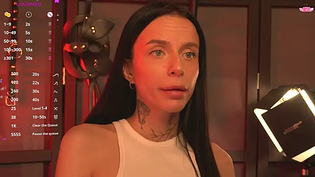 Snapshot of livia_starwars chatting on October 15, 9:48 pm livia starwars online show from October 15, 9:48 pm