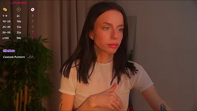 livia starwars online show from February 23, 9:45 pm