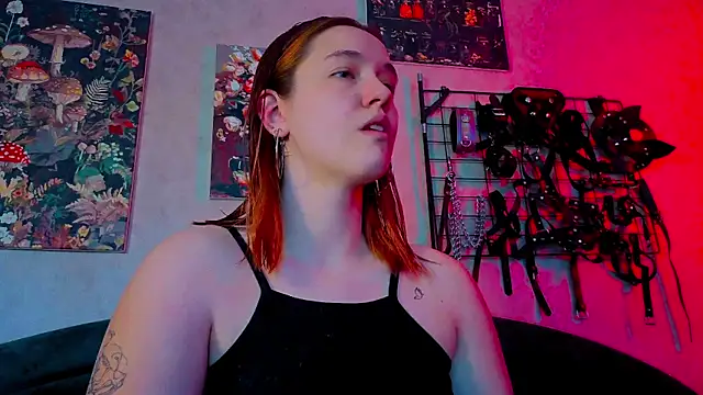 Snapshot of the_high_priestess chatting on May 18, 5:02 am the high priestess online show from May 18, 5:02 am