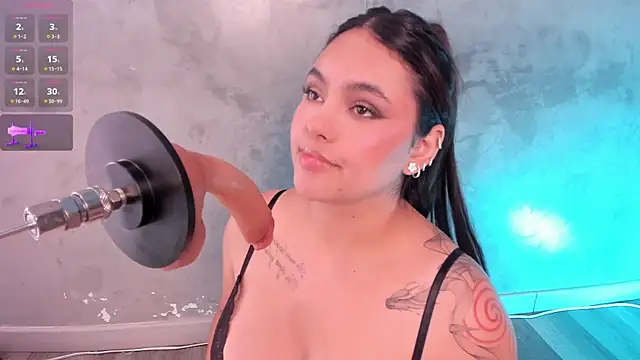 Snapshot of spicymonroe chatting on July 15, 4:23 pm spicymonroe online show from July 15, 4:23 pm