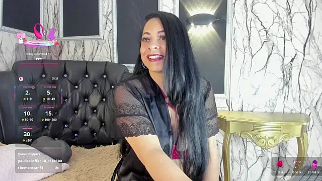 adelinemoretti online show from November 12, 7:13 pm