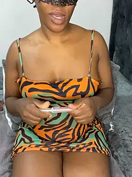 Snapshot of wellbuiltDiosa chatting on October 2, 9:11 pm wellbuiltDiosa online show from October 2, 9:11 pm