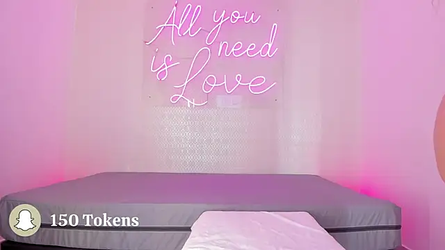 Snapshot of aleksandramiller_ chatting on September 26, 1:04 pm aleksandramiller online show from September 26, 1:04 pm